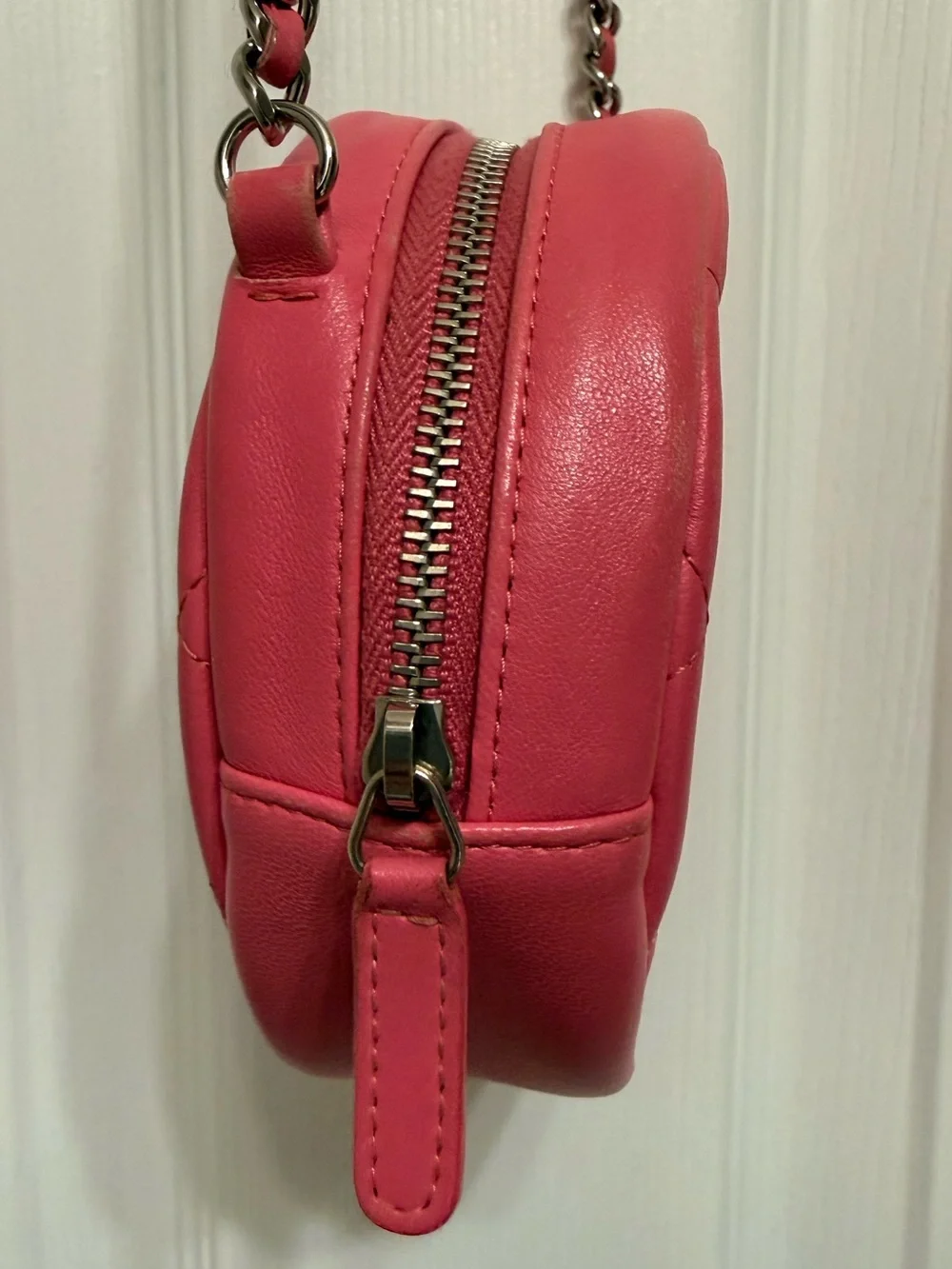 *Authentic* CHANEL - Leather Quilted Crossbody Bag w/ COA